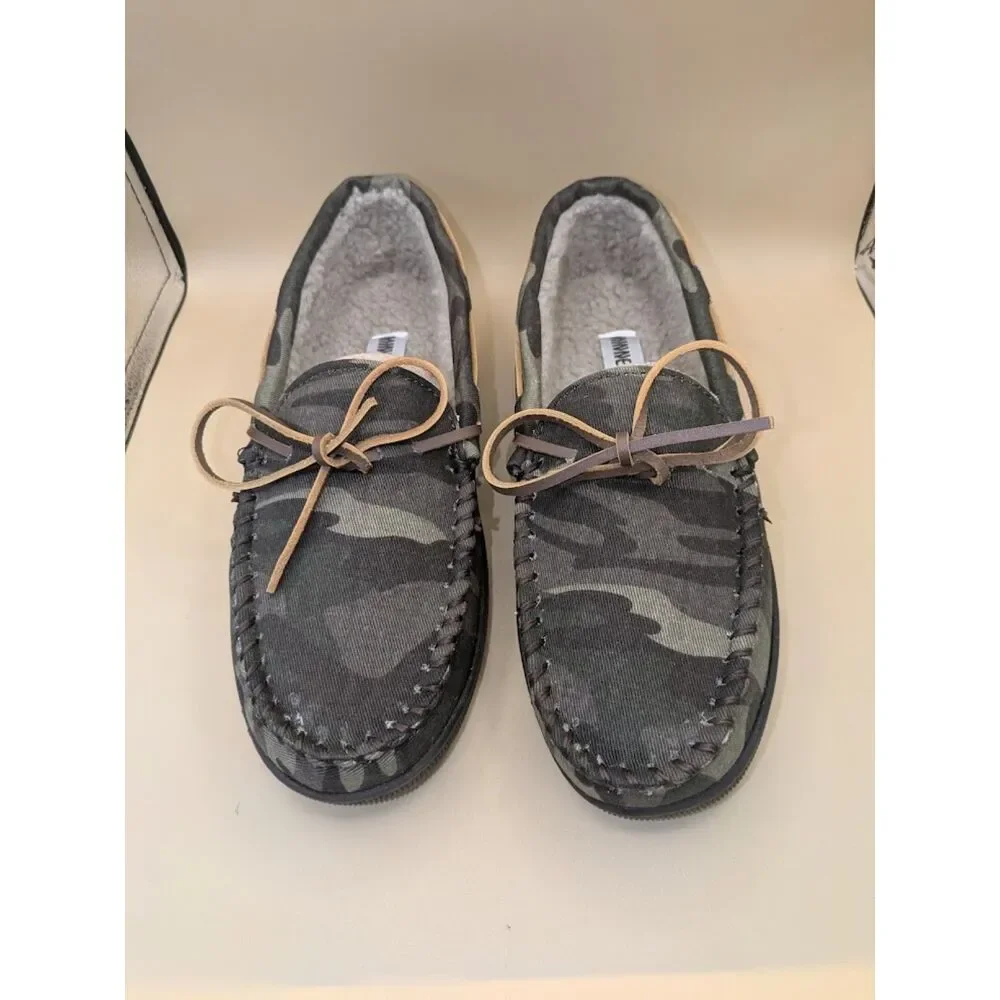 MINNETONKA Men's Moccasin Slippers US Size 9 CAMO Print Fabric Cozy Lined NEW